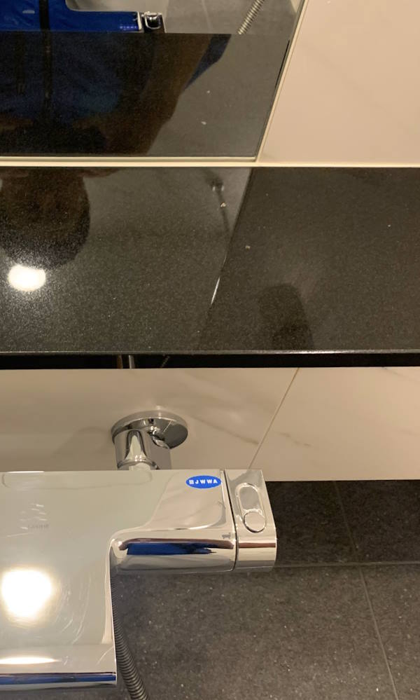 bathroom-tile-stone-counter-yogore-jokyo1zoom.jpg