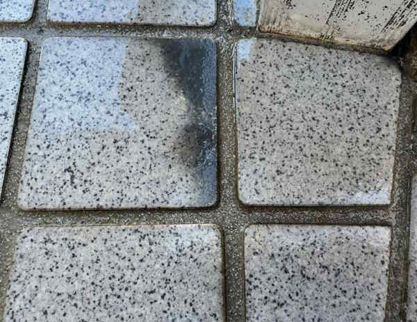 gaiko_tile-kurozumi-simi-0.jpg